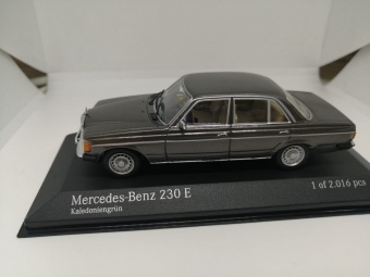  Mercedes-Benz 230E W123 Limousine minichamps