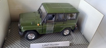 UAZ-Hunter green Bauer Autobahn 1:43