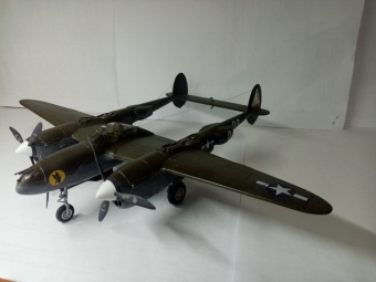 76935 Lockheed P-38 Lightning   ACADEMY 1/48